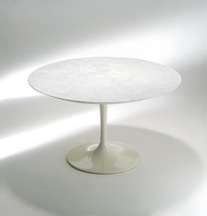 Mesa de Jantar Saarinen
